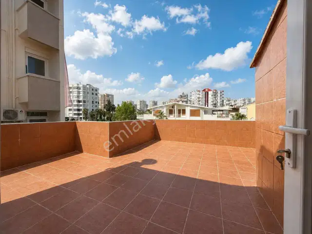 Eski Lara'da Çift Teraslı Deniz Manzaralı, Geniş, Eşyalı Kiralık — görsel 30