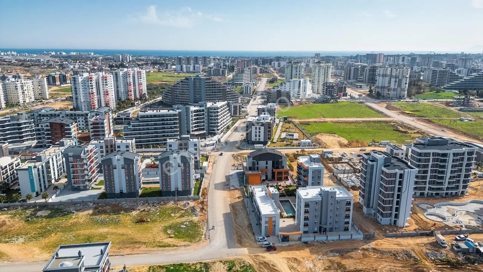 Altıntaş'ta İskanlı Sitede 2+1 Geniş Katta Yatırımlık Ofis Katı — görsel 6