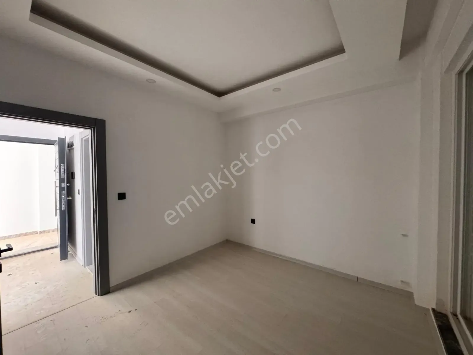 Altıntaş'ta İskanlı Sitede 2+1 Geniş Katta Yatırımlık Ofis Katı — görsel 9