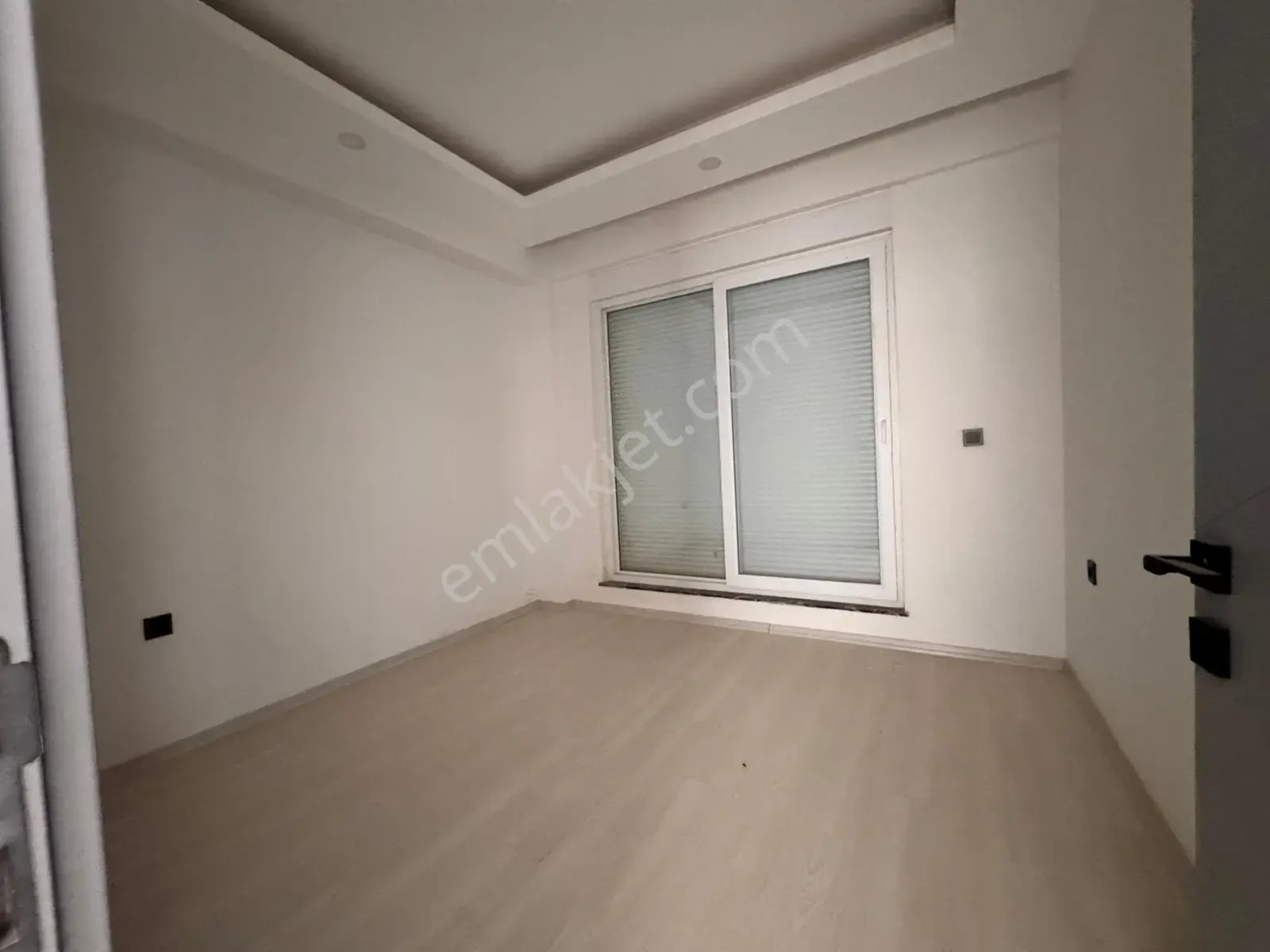 Altıntaş'ta İskanlı Sitede 2+1 Geniş Katta Yatırımlık Ofis Katı — görsel 17
