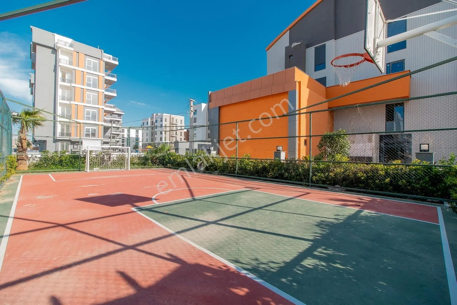 Altıntaş'ta İskanlı Sitede 2+1 Geniş Katta Yatırımlık Ofis Katı — görsel 23
