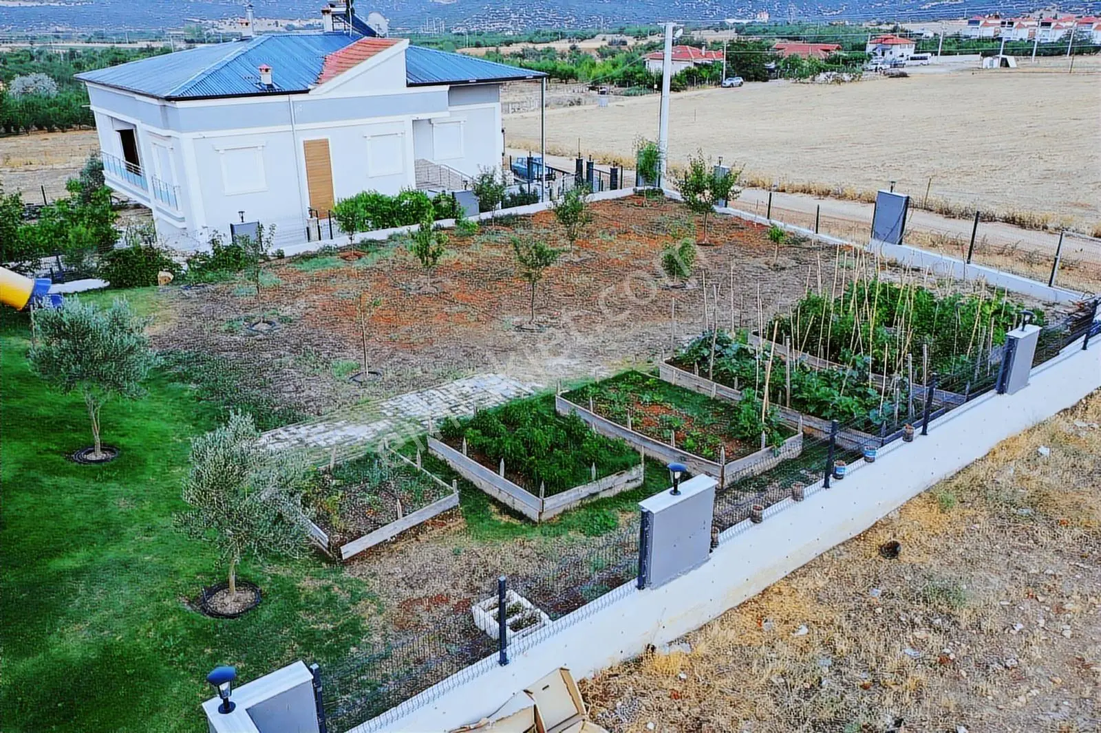 Korkuteli'nde Satılık 5+1 Donanımlı Ve Geniş Bahçeli Villa — görsel 6