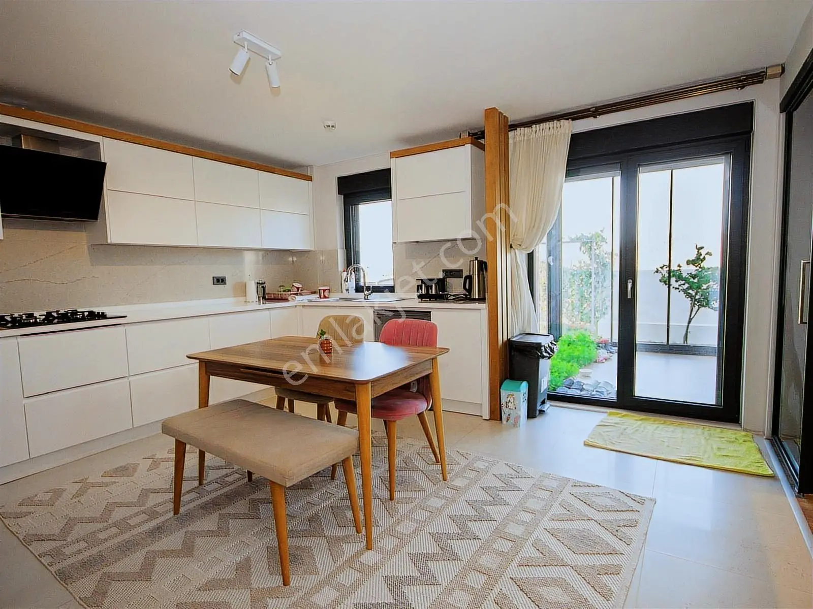 Korkuteli'nde Satılık 5+1 Donanımlı Ve Geniş Bahçeli Villa — görsel 8