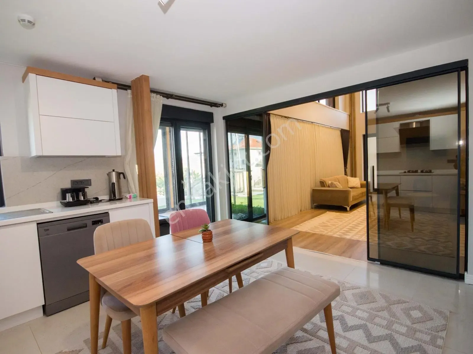 Korkuteli'nde Satılık 5+1 Donanımlı Ve Geniş Bahçeli Villa — görsel 19