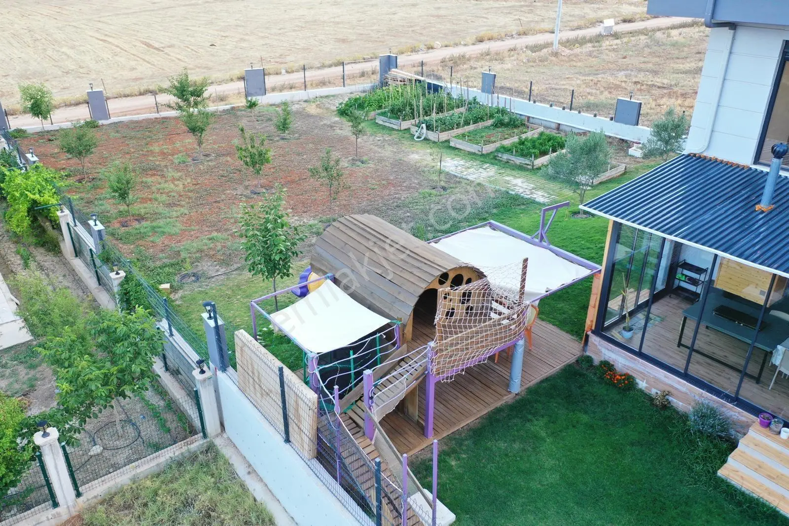 Korkuteli'nde Satılık 5+1 Donanımlı Ve Geniş Bahçeli Villa — görsel 24