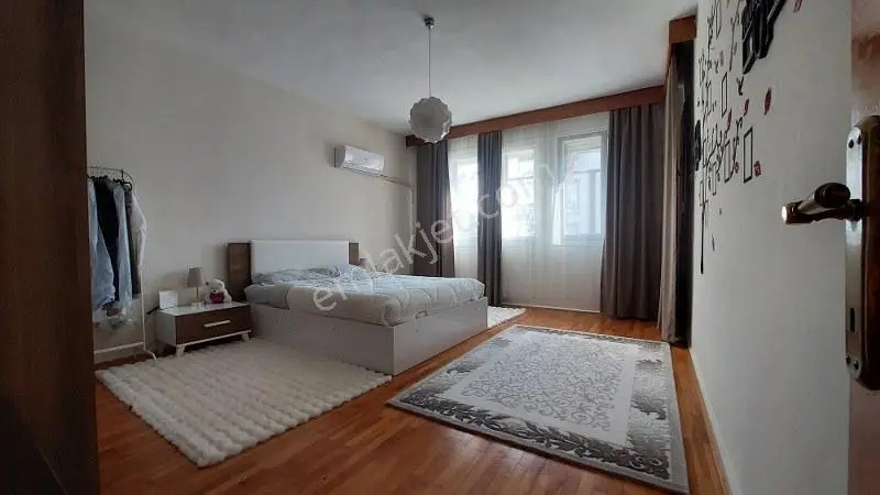 Denize 240 Mt | Köşe Parselde | Bahçe Kullanımlı Tripleks — görsel 5