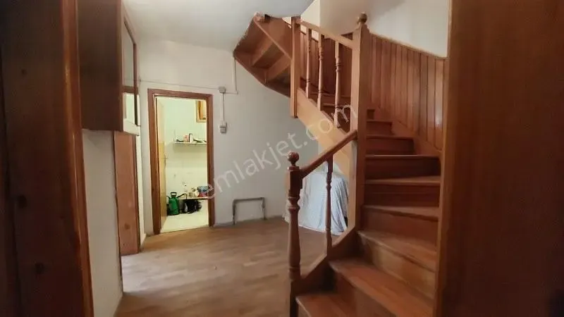 Denize 240 Mt | Köşe Parselde | Bahçe Kullanımlı Tripleks — görsel 10