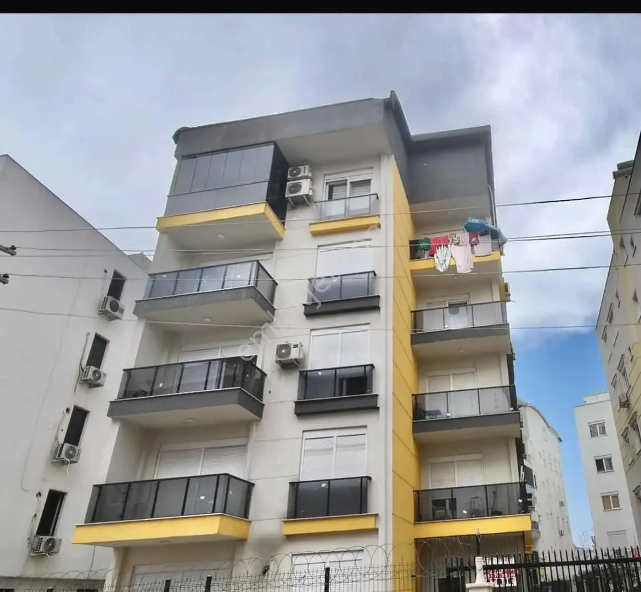 Kızılarık Ta Siteiçinde 1+1 Kiralık