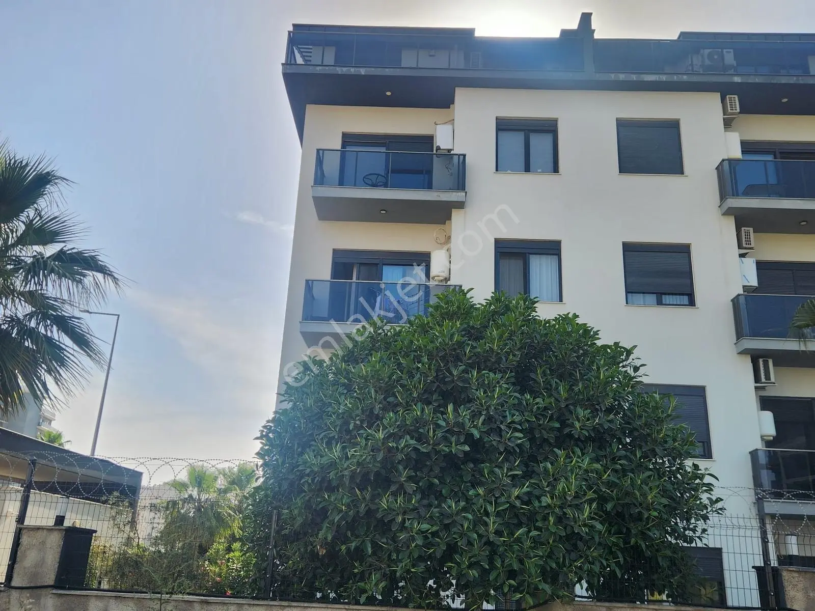 Altıntaş 'ta 40 'lık Yola Yakın Güvenlikli Site'de — görsel 5