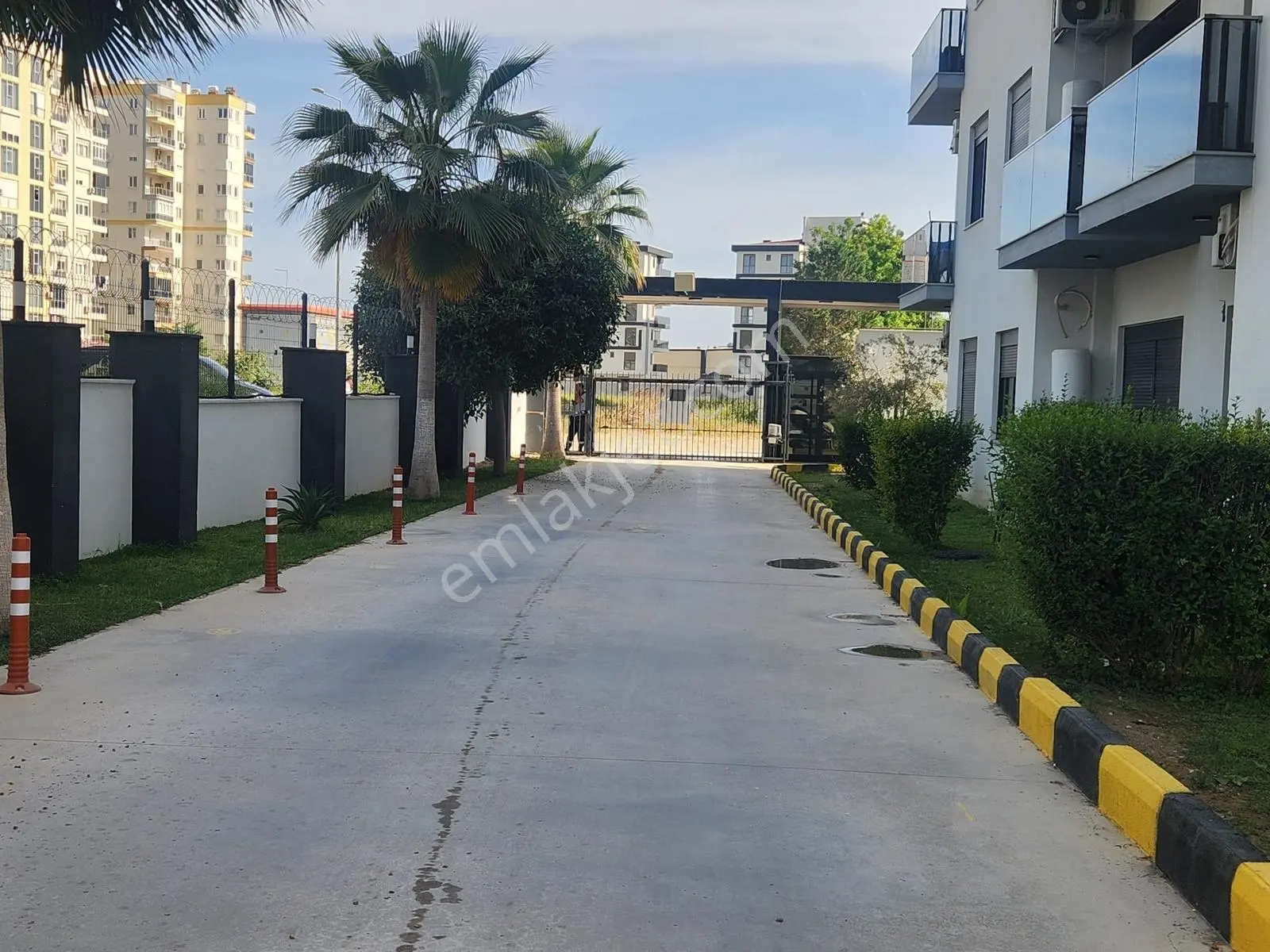 Altıntaş 'ta 40 'lık Yola Yakın Güvenlikli Site'de — görsel 8