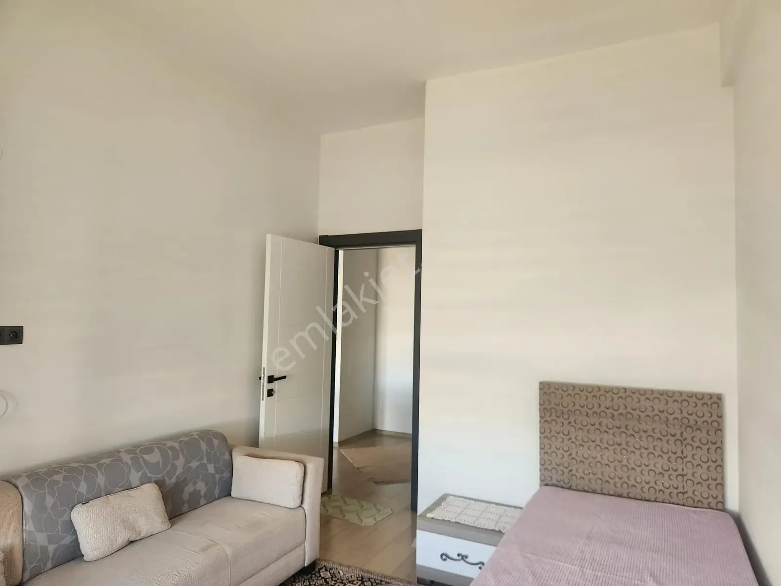Altıntaş 'ta 40 'lık Yola Yakın Güvenlikli Site'de — görsel 11