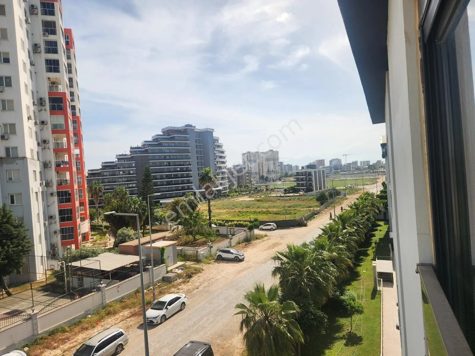 Altıntaş 'ta 40 'lık Yola Yakın Güvenlikli Site'de — görsel 32