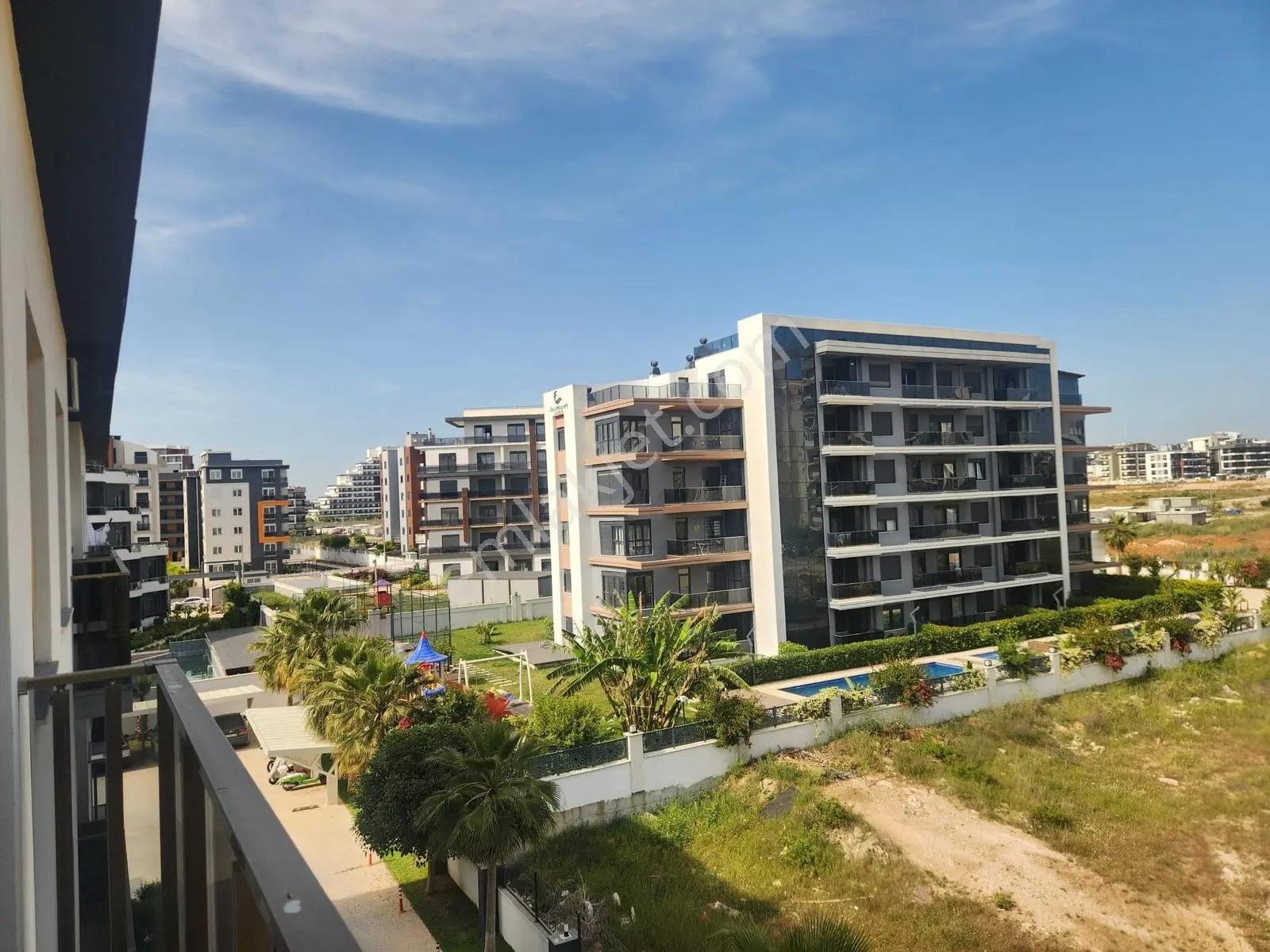 Altıntaş 'ta 40 'lık Yola Yakın Güvenlikli Site'de — görsel 35