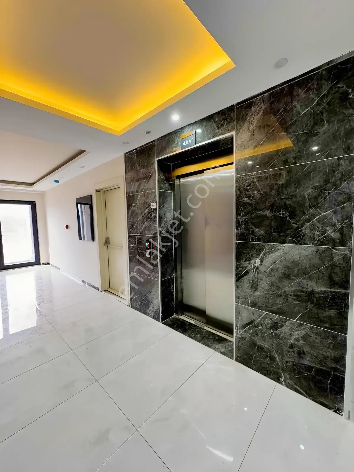 Özelikli Sitede Kapalı Otoparklı Çift Banyolu Geniş Daire — görsel 5