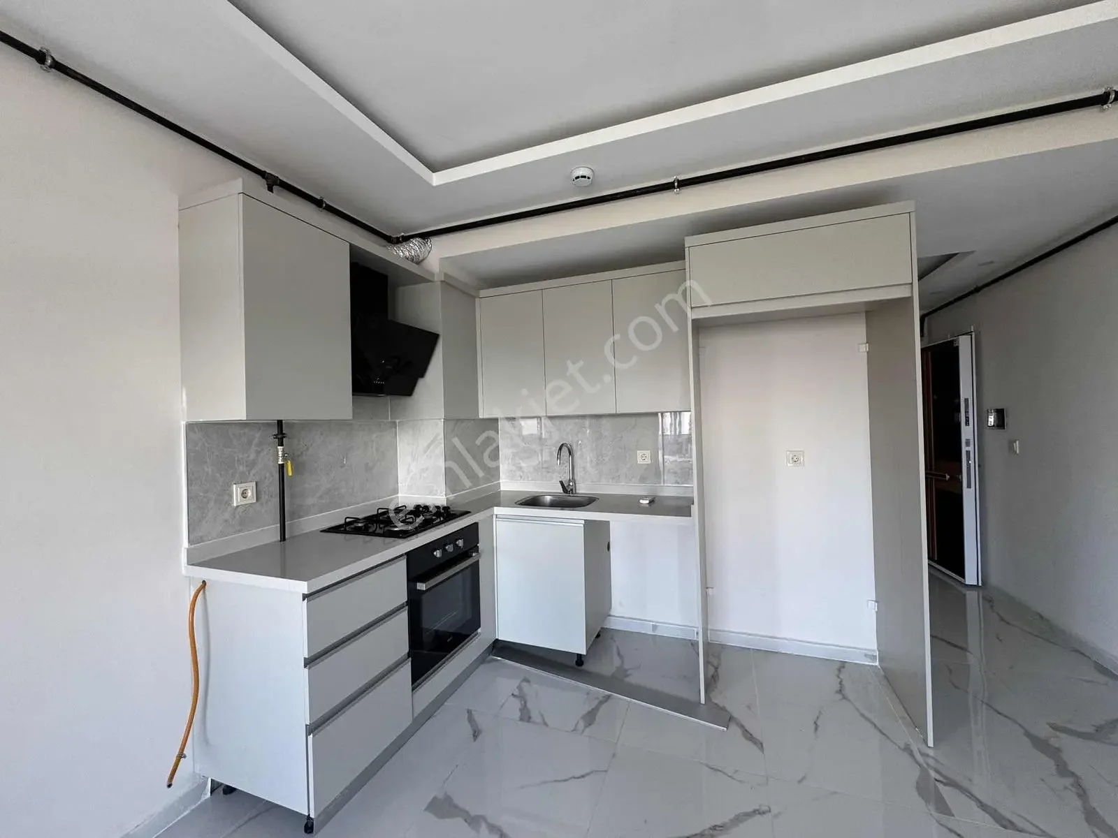Özelikli Sitede Kapalı Otoparklı Çift Banyolu Geniş Daire — görsel 8