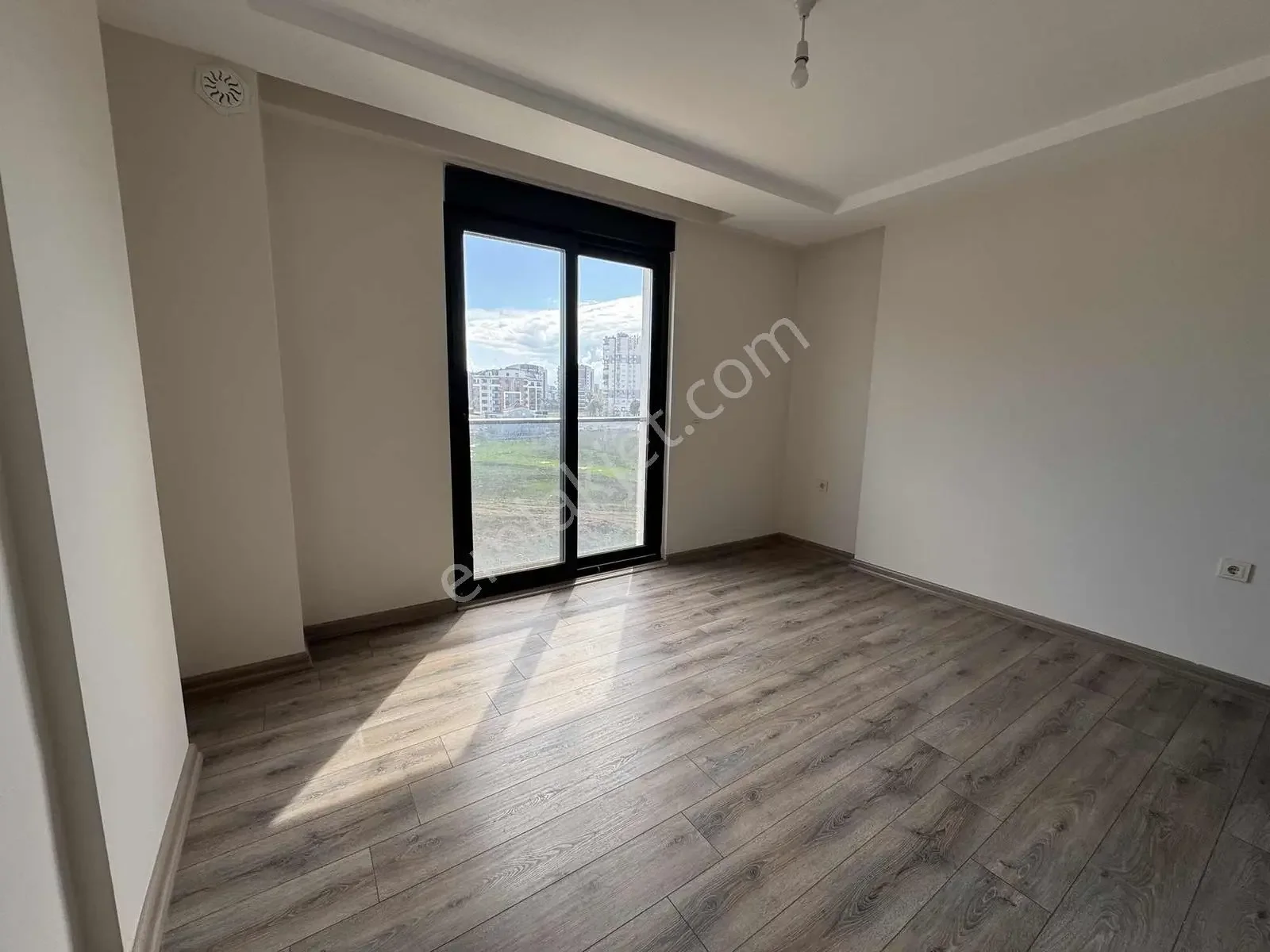 Özelikli Sitede Kapalı Otoparklı Çift Banyolu Geniş Daire — görsel 20