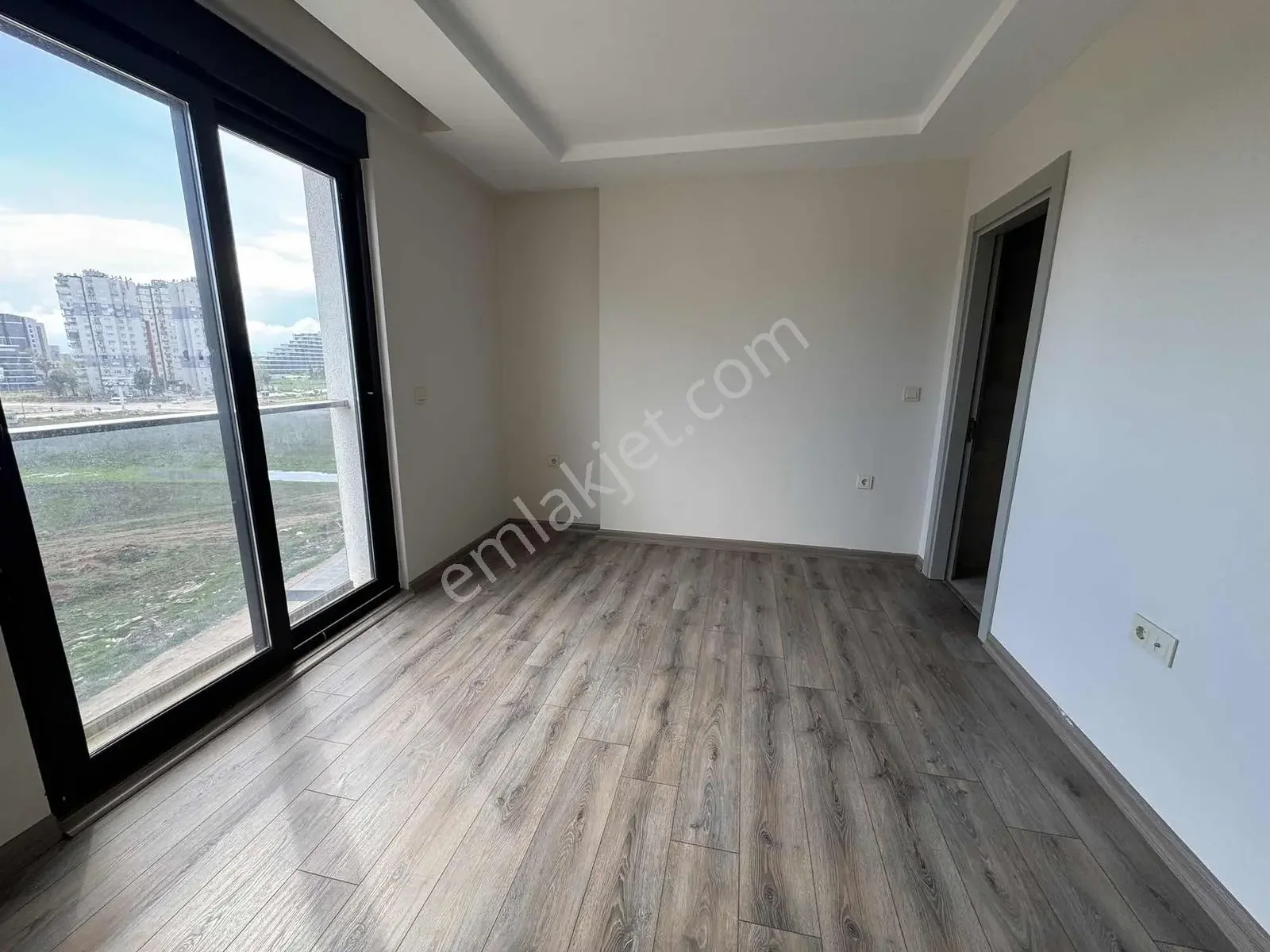Özelikli Sitede Kapalı Otoparklı Çift Banyolu Geniş Daire — görsel 21