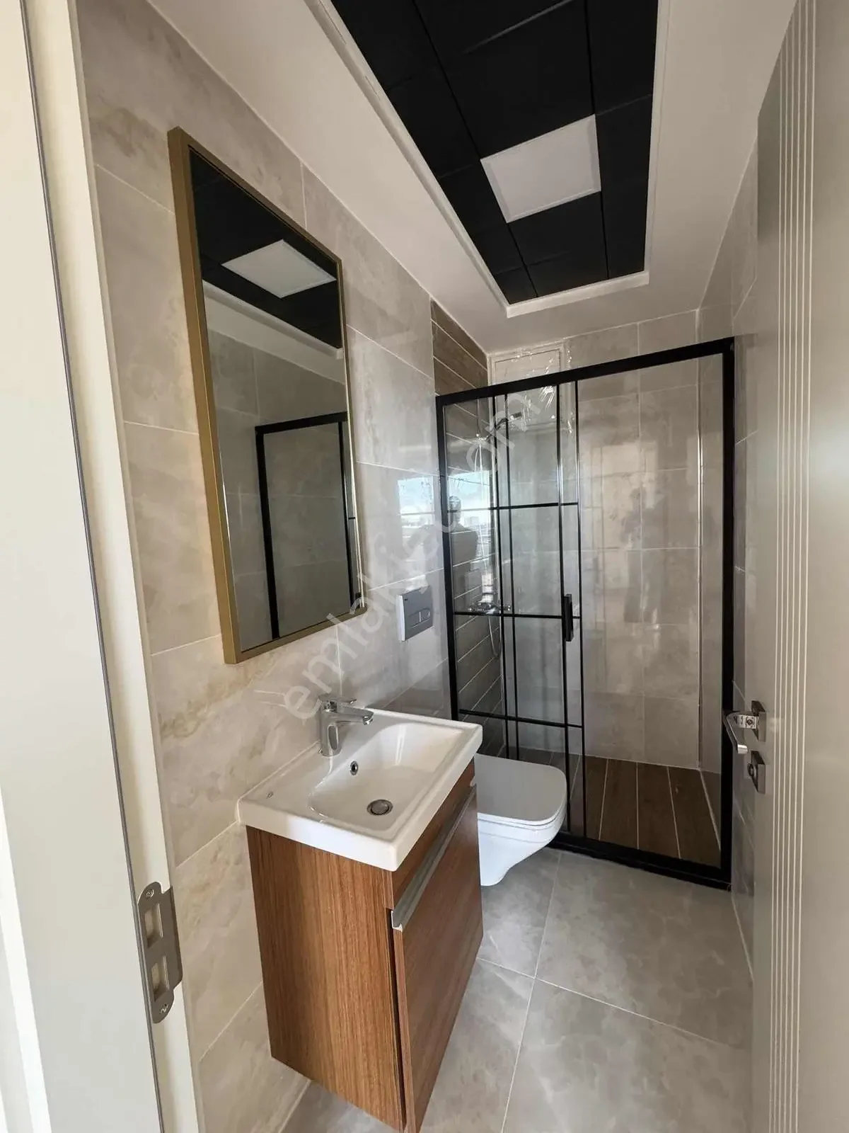 Özelikli Sitede Kapalı Otoparklı Çift Banyolu Geniş Daire — görsel 23