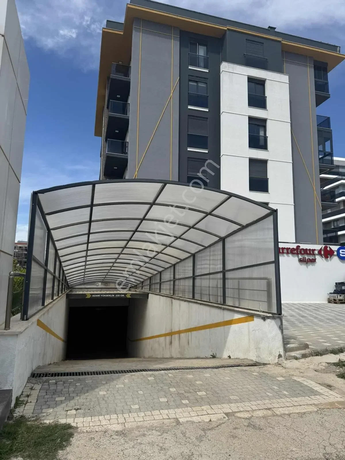 Özelikli Sitede Kapalı Otoparklı Çift Banyolu Geniş Daire — görsel 25
