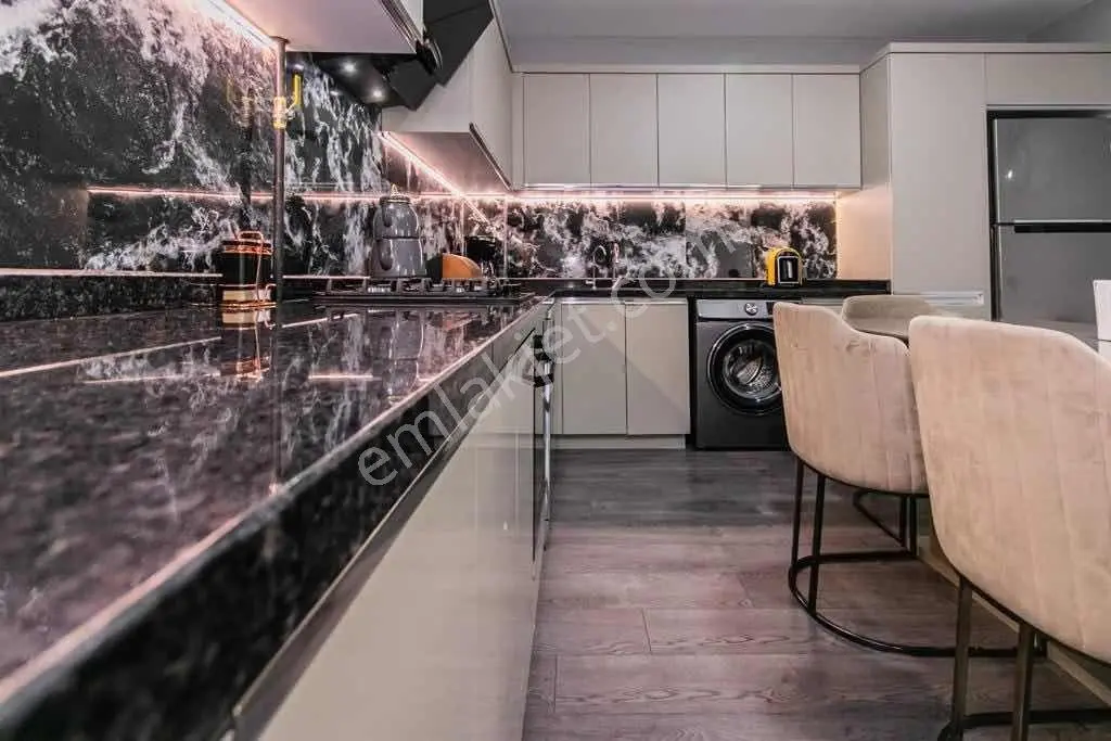 Şirinyalının Kalbinde Özel Bahçe Kullanımlı 3+1 Satılık Daire — görsel 2
