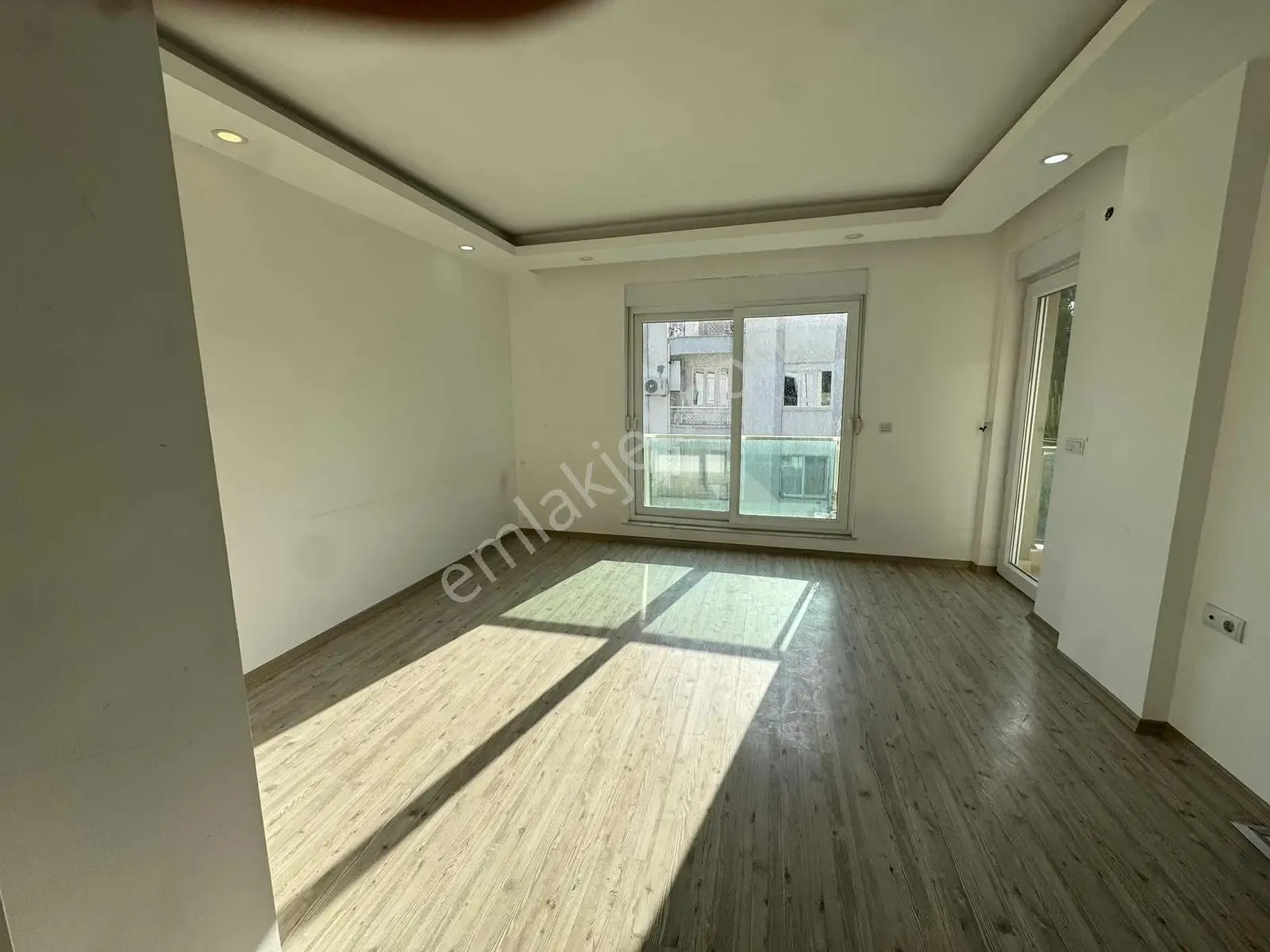 Güzeloba'nın Merkezinde Masrafsız Geniş 2+1 Satılık Daire — görsel 2