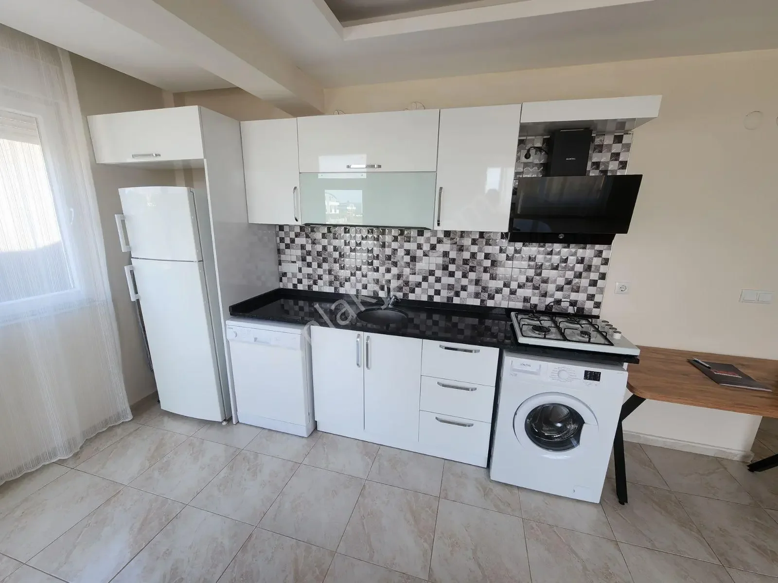 Güzeloba Turizm Yoluna Yakın Katta Satılık 1+1 Daire — görsel 6