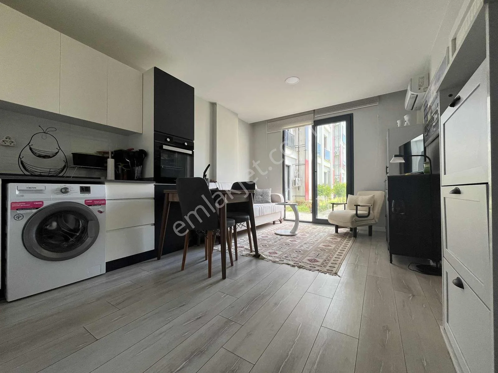 Canyon'da Eşyalı Köşe Havuz Cepheli Daire — görsel 2