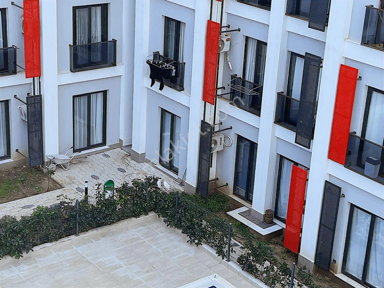 Canyon'da Eşyalı Köşe Havuz Cepheli Daire — görsel 12