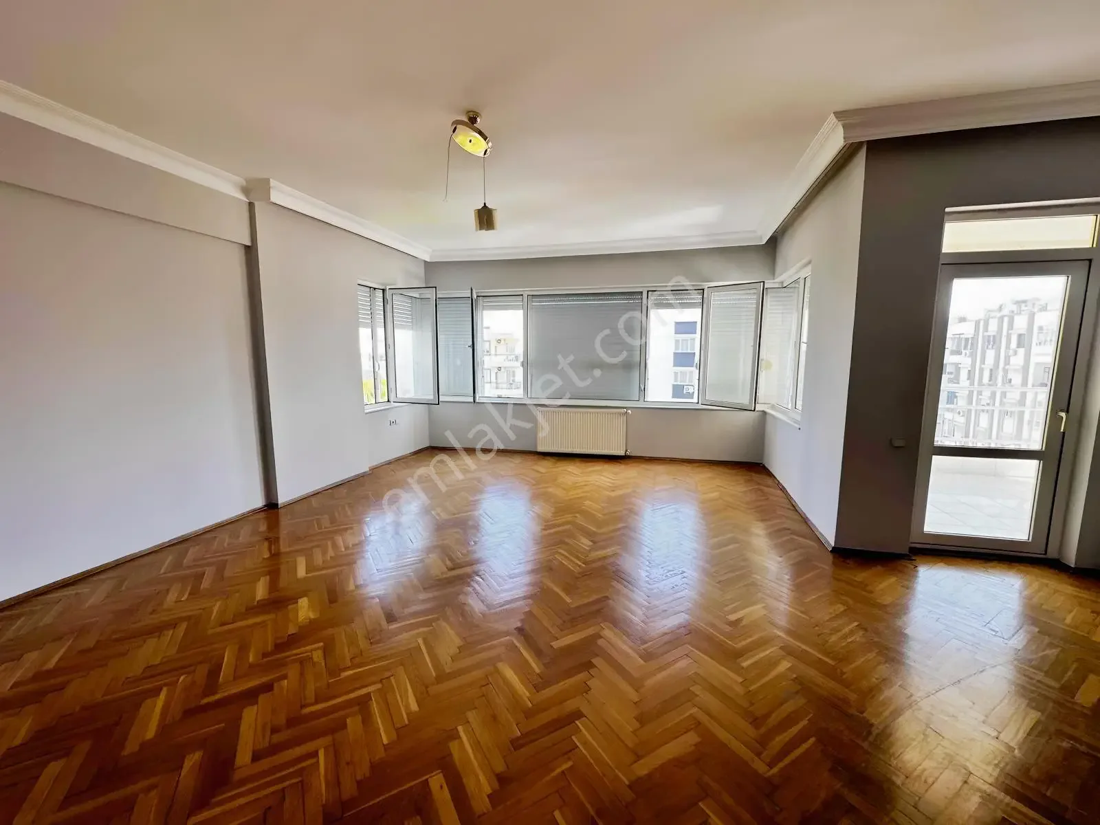 Çağlayan'da, Havuzlu Ve Nezih Bir Sitede, Kiralık Ferah Daire. — görsel 2