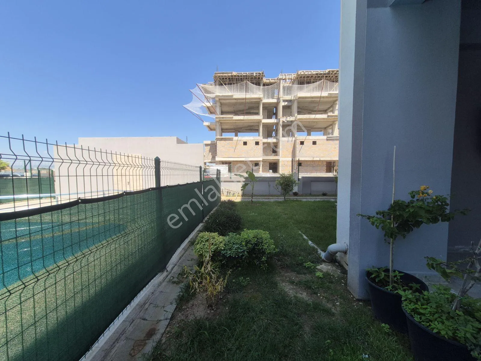 Bahçe Kullanımlı Site İçi Havuz Başı 1+1 — görsel 3