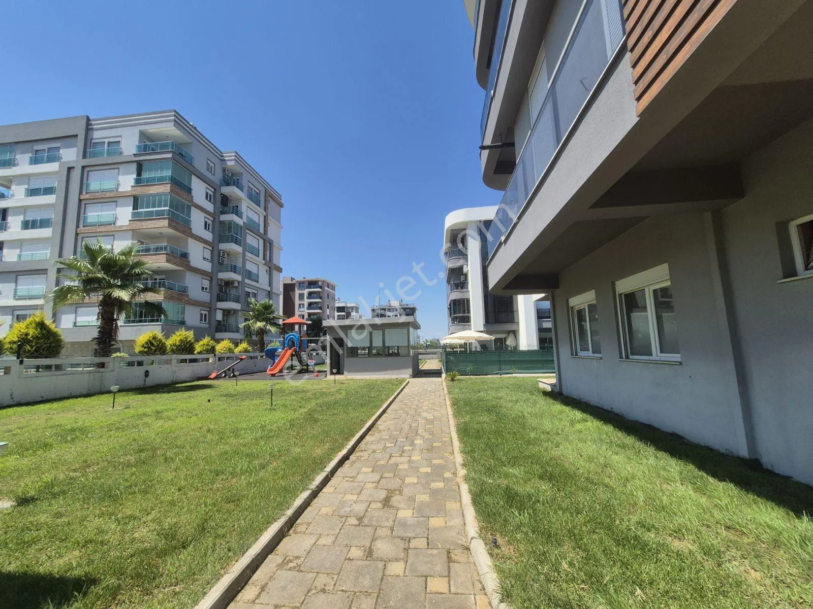 Bahçe Kullanımlı Site İçi Havuz Başı 1+1 — görsel 8