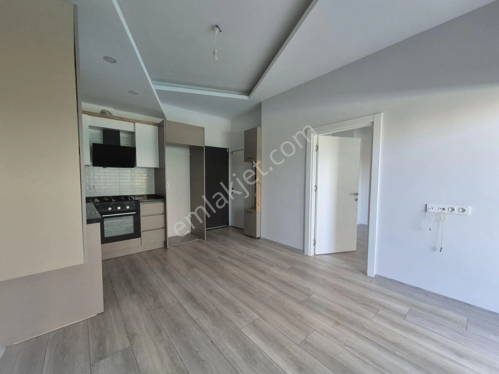 Bahçe Kullanımlı Site İçi Havuz Başı 1+1 — görsel 12