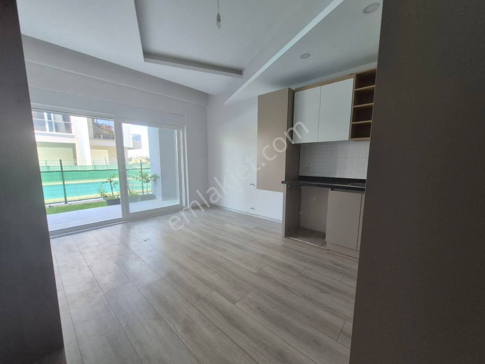 Bahçe Kullanımlı Site İçi Havuz Başı 1+1 — görsel 13