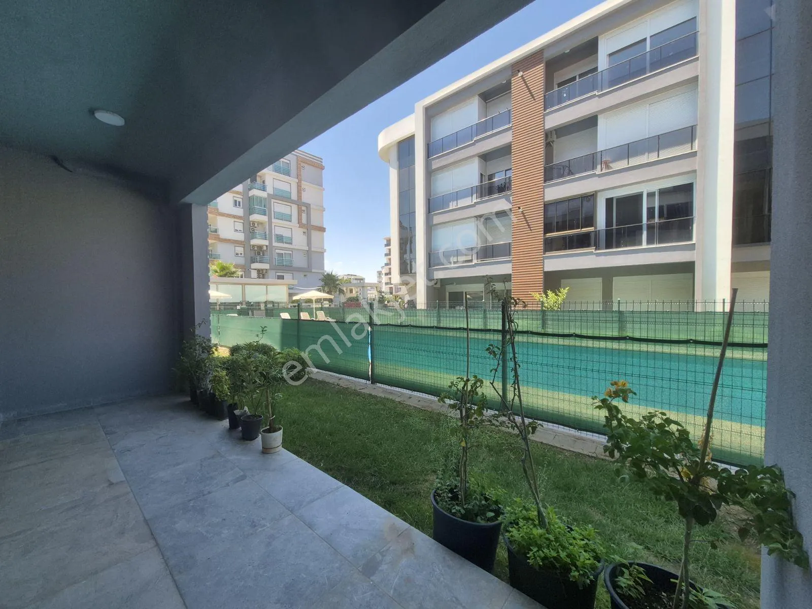Bahçe Kullanımlı Site İçi Havuz Başı 1+1 — görsel 14