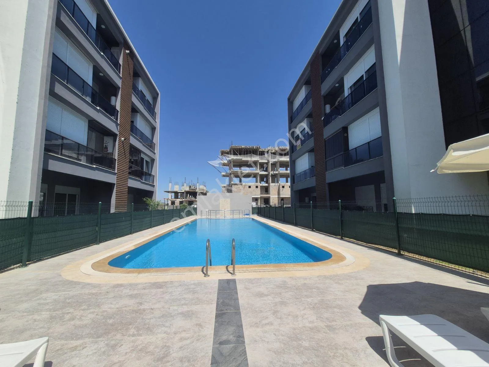 Bahçe Kullanımlı Site İçi Havuz Başı 1+1 — görsel 18