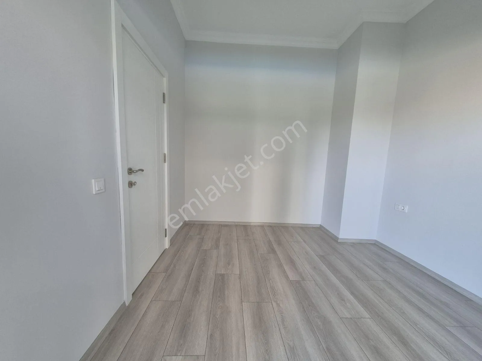 Bahçe Kullanımlı Site İçi Havuz Başı 1+1 — görsel 19