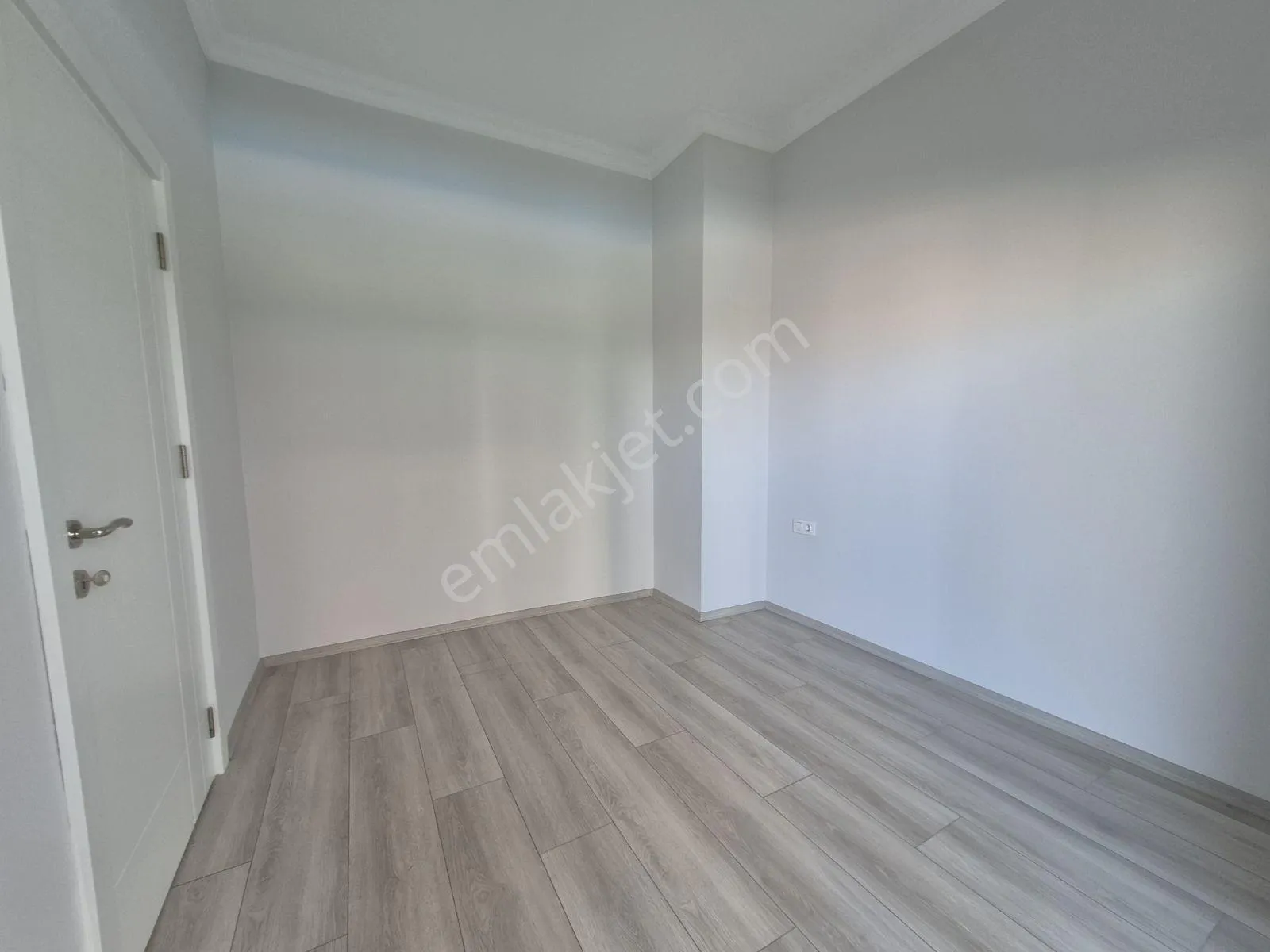 Bahçe Kullanımlı Site İçi Havuz Başı 1+1 — görsel 21