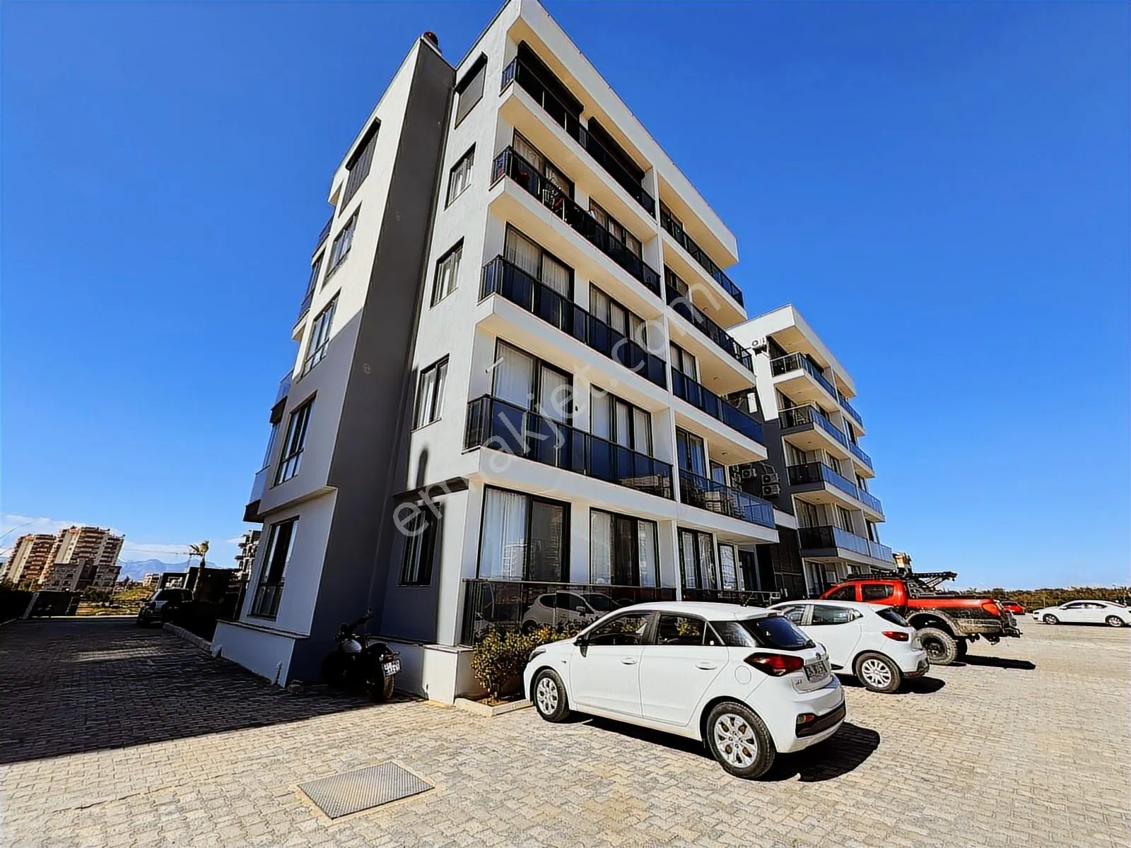 Altıntaş Port'da İskanlı Ve Jeneratörlü Sitede Sıfır Eşyalı 1+1 — görsel 2