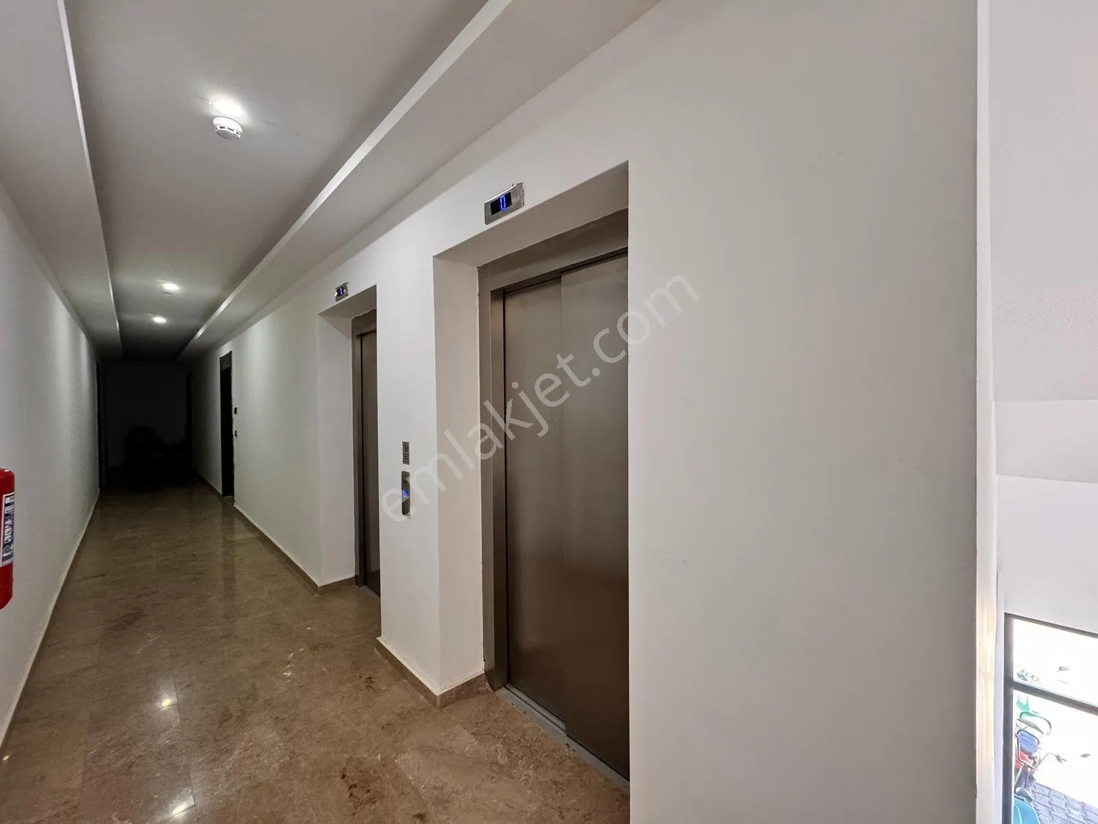Altıntaş Port'da İskanlı Ve Jeneratörlü Sitede Sıfır Eşyalı 1+1 — görsel 5