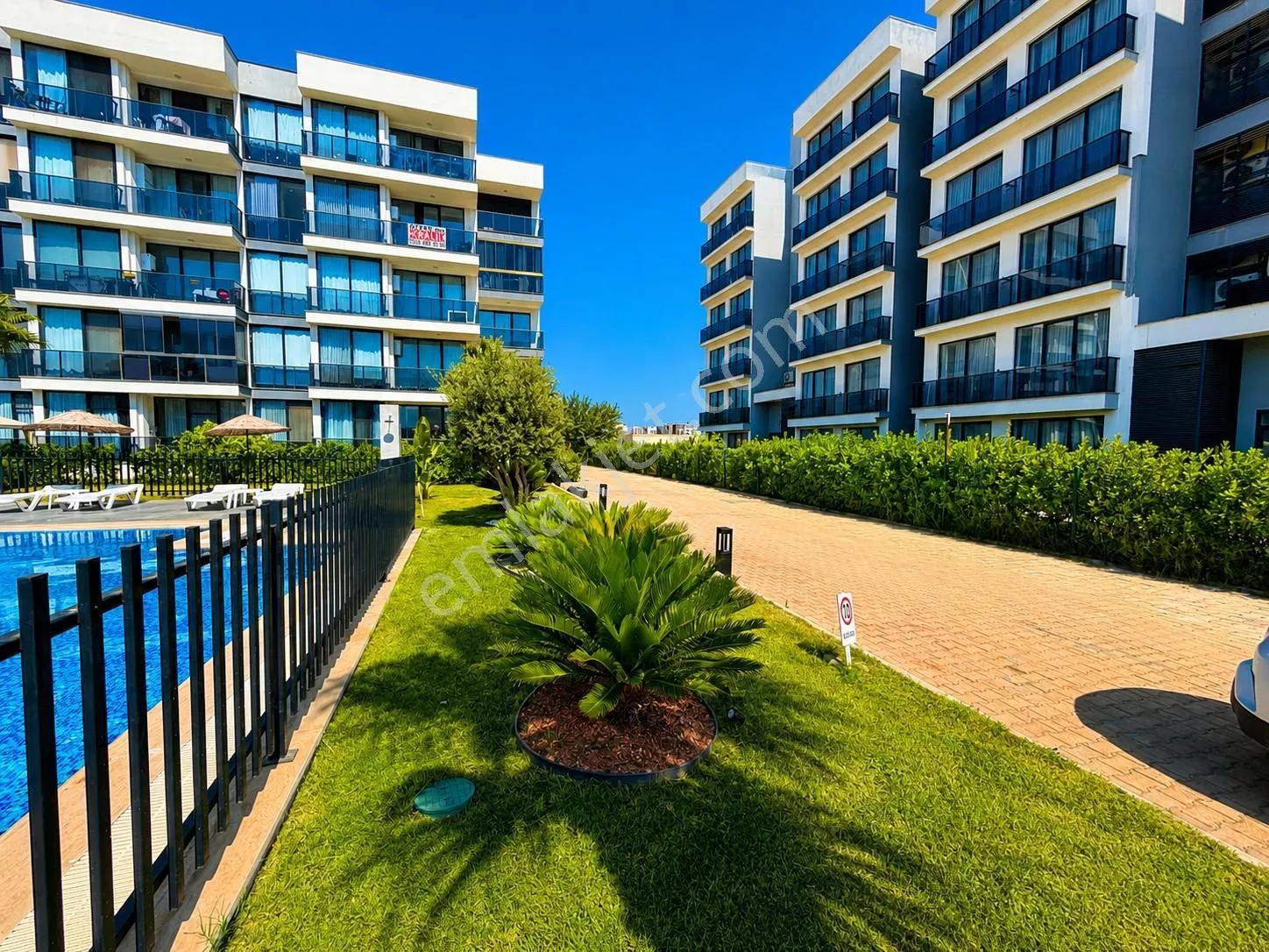 Altıntaş Port'da İskanlı Ve Jeneratörlü Sitede Sıfır Eşyalı 1+1 — görsel 6