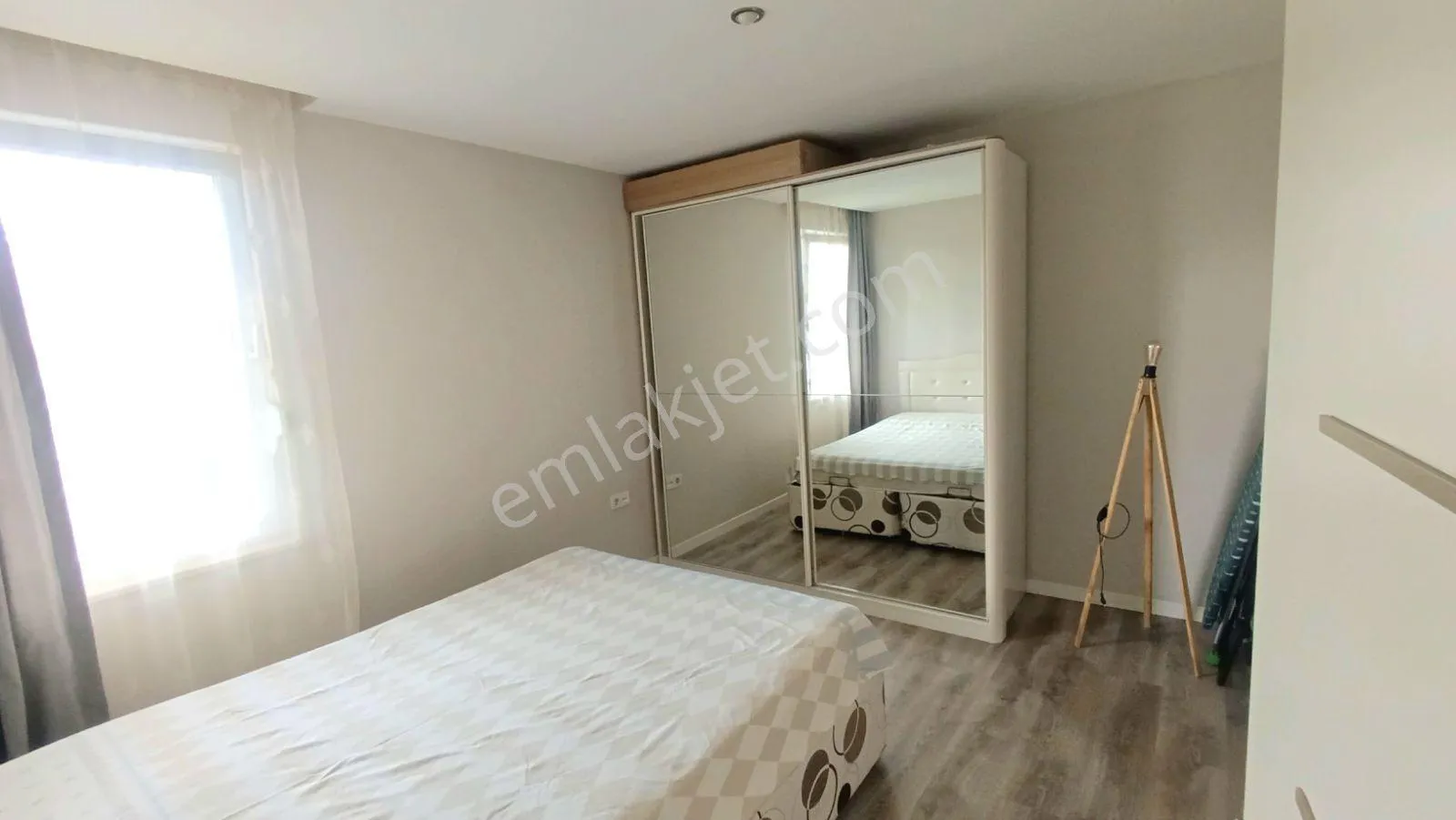 Ğüzeloba'da Site İçerisinde 1+1 Eşyalı Kiralık — görsel 2