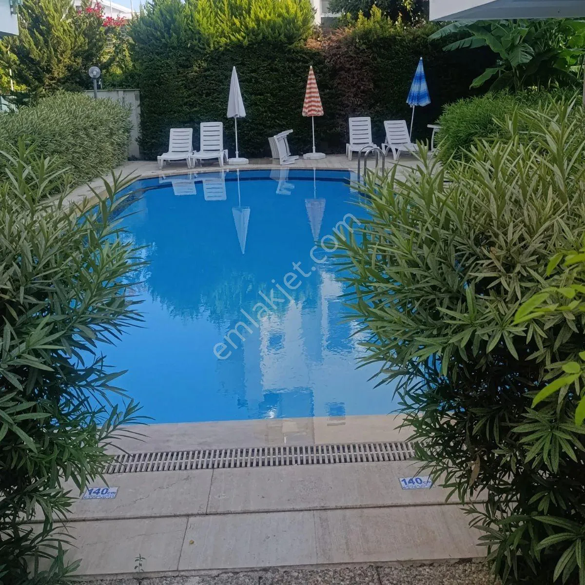 Ğüzeloba'da Site İçerisinde 1+1 Eşyalı Kiralık — görsel 4