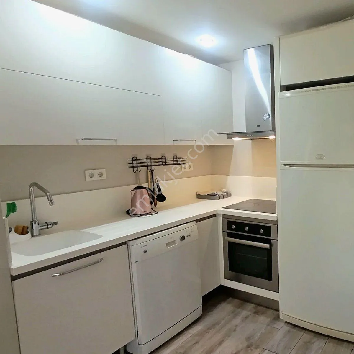 Ğüzeloba'da Site İçerisinde 1+1 Eşyalı Kiralık — görsel 6