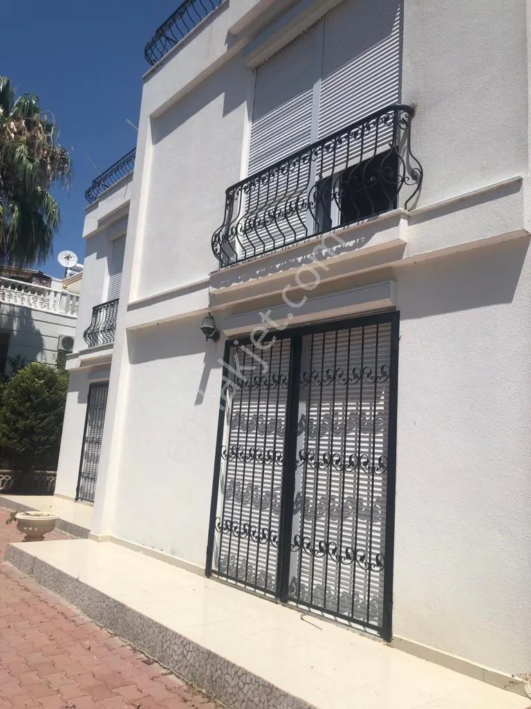 Lojman Olmaya Uygun İçi Yenilenmiş 13 Odalı Villa — görsel 7