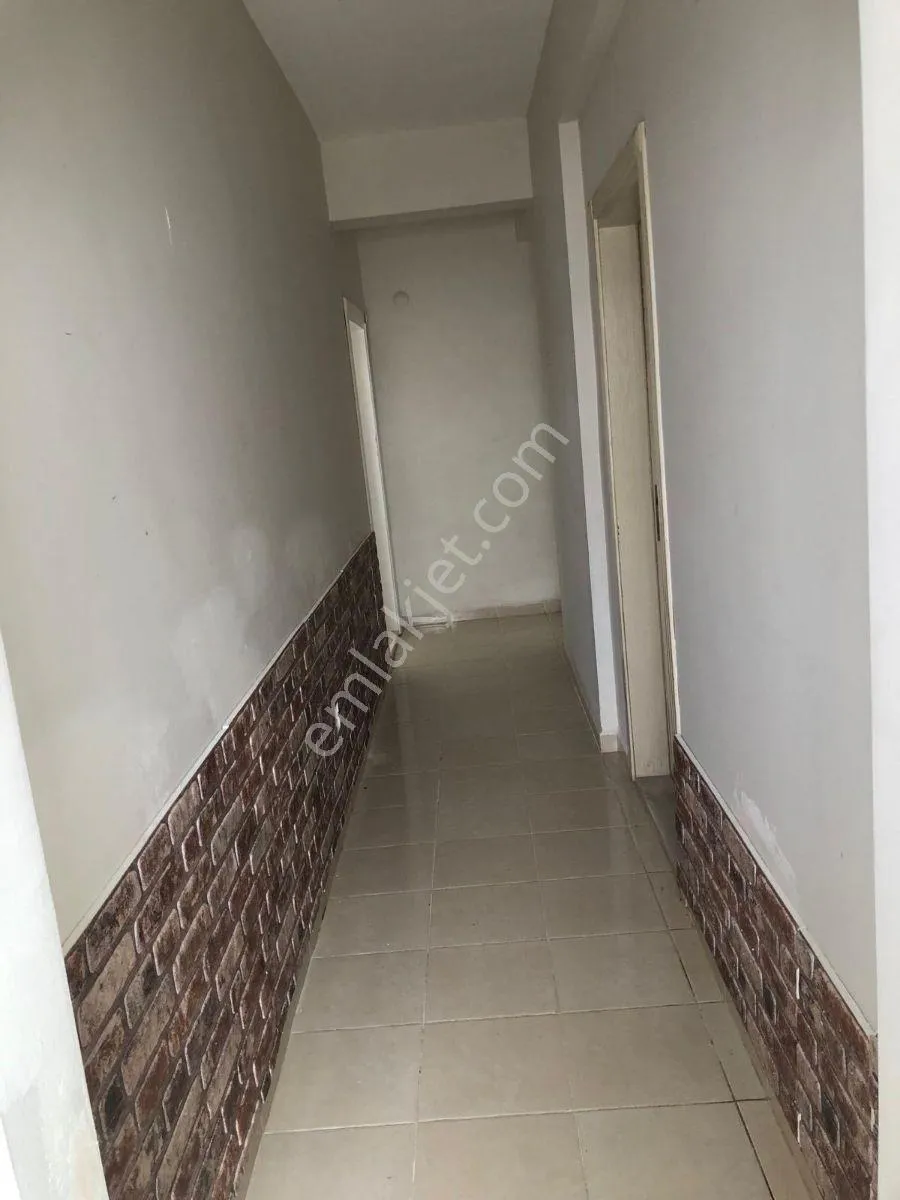 Lojman Olmaya Uygun İçi Yenilenmiş 13 Odalı Villa — görsel 9