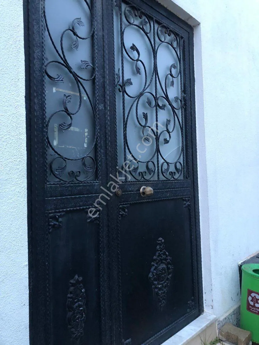 Lojman Olmaya Uygun İçi Yenilenmiş 13 Odalı Villa — görsel 15