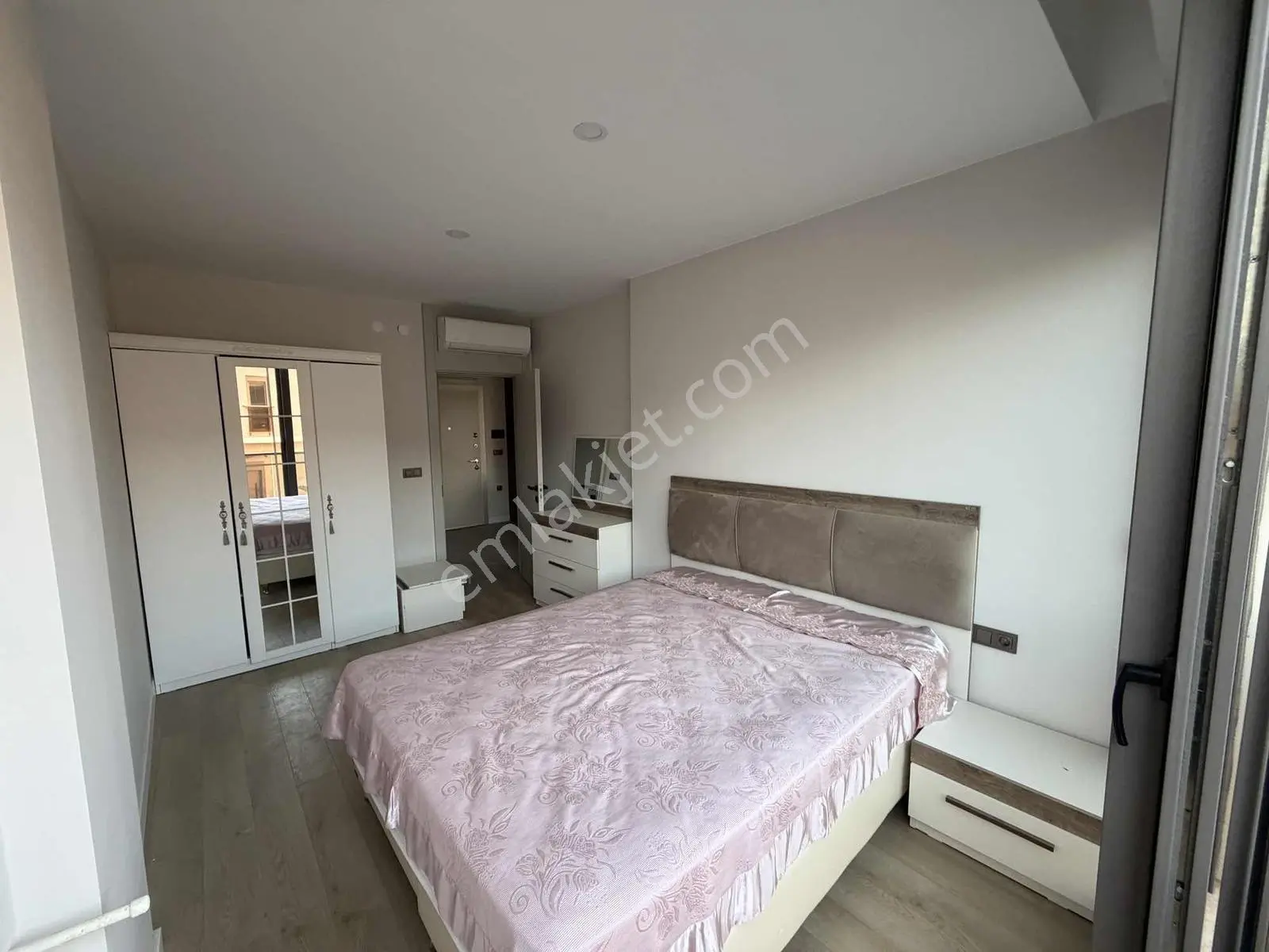 Altıntaşta Emre İnşaat Konsept Site Arakat 1+1 Eşyalı Daire — görsel 8
