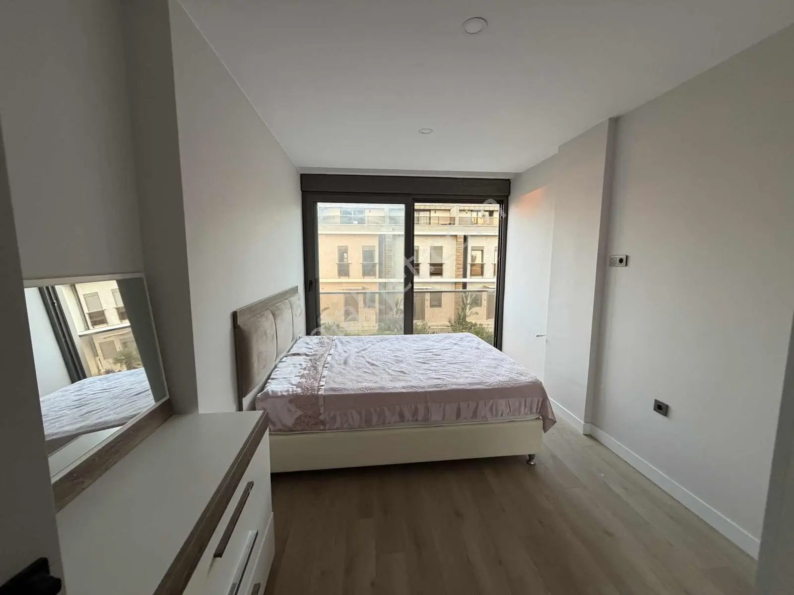 Altıntaşta Emre İnşaat Konsept Site Arakat 1+1 Eşyalı Daire — görsel 14