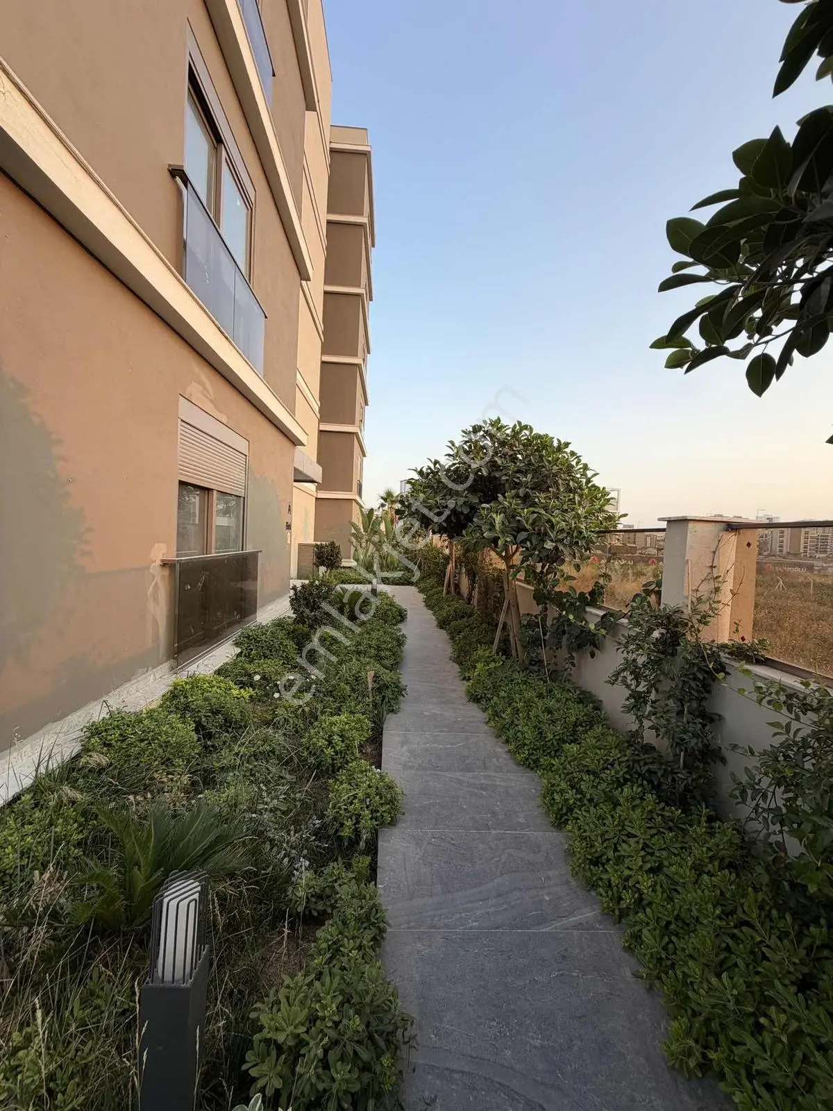 Altıntaşta Emre İnşaat Konsept Site Arakat 1+1 Eşyalı Daire — görsel 15