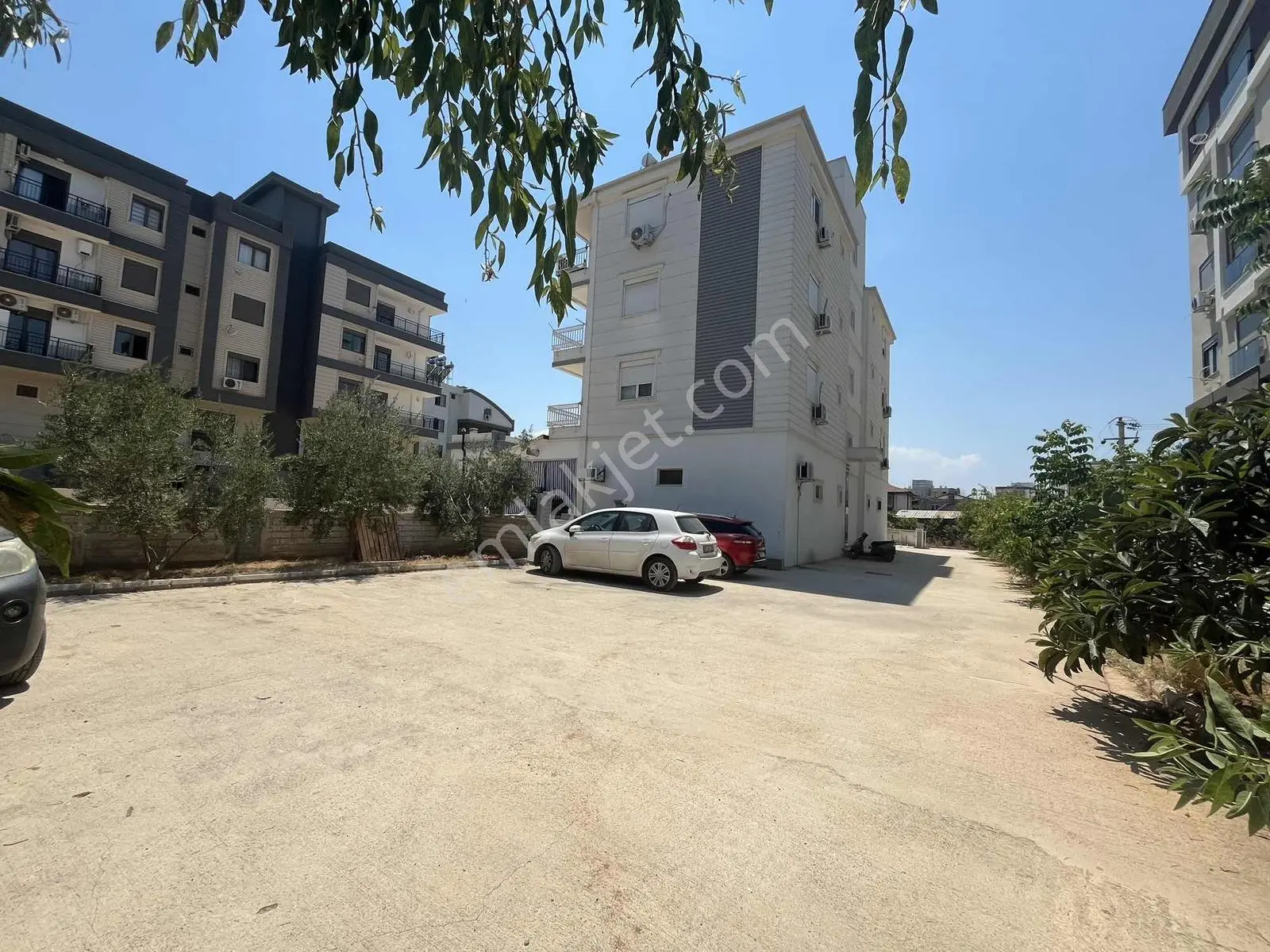 Altınova'da Asansörlü Klimalı Eşyalı Geniş 2+1 Kiralık Daire — görsel 20